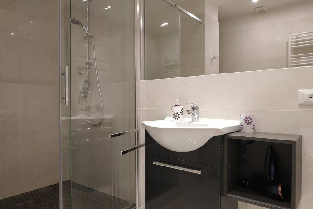 Shelley Apartment Florens Exteriör bild